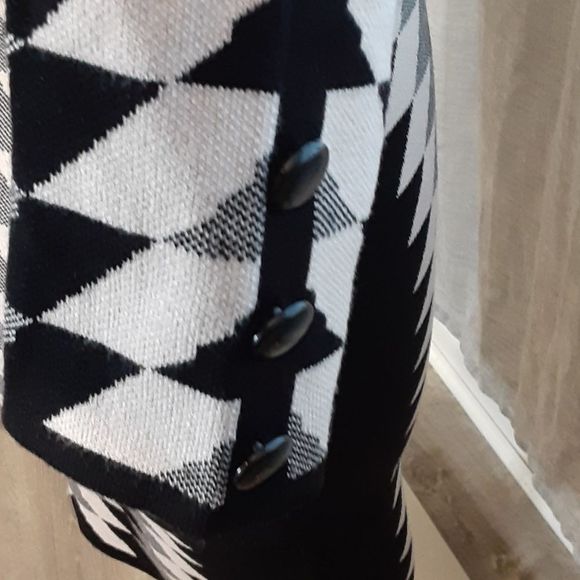 Danny & Nicole Bodycon Cream and Black Sweater Dress - Picture 11 of 13